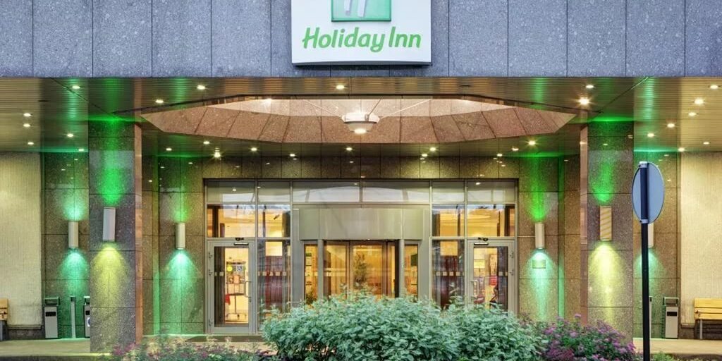 Проект ресторана в отеле по ТЗ. Отель Holiday Inn Сокольники, Москва. На фото центральный вход в отель.
