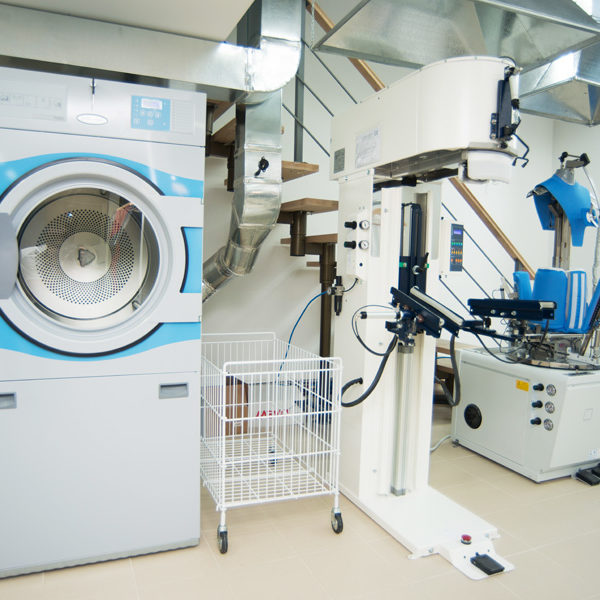 Профессиональное оборудование для химчистки и аквачистки. Сеть аквачисток «Green Way Lagoon», Киев. На фото оборудование Lagoon Electrolux. Профессиональное оборудование для химчистки и аквачистки. Сеть аквачисток «Green Way Lagoon», Киев. На фото оборудование Lagoon Electrolux.