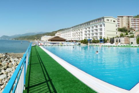 Комплексное оснащение промышленной прачечной от Profitex. Отель-пансионат «Морской», Алушта. На фото корпус отеля.