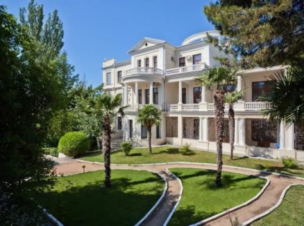 Комплексное оснащение прачечной от Profitex. Санаторий «Белоруссия», Мисхор, Крым. На фото корпус санатория.