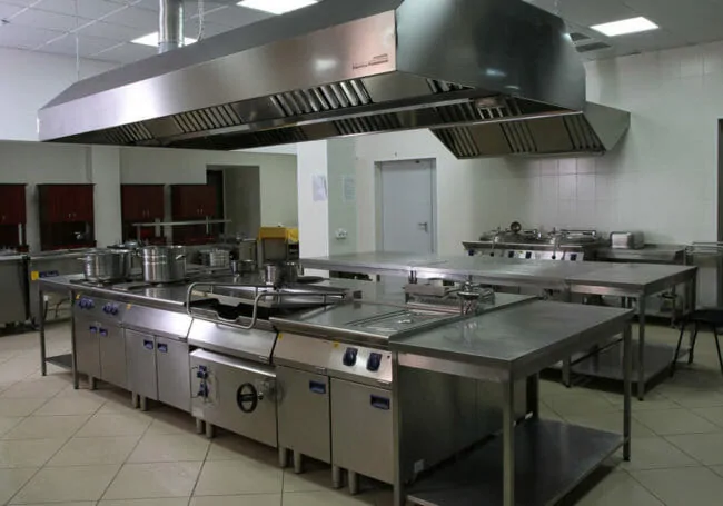 Комплексное оснащение кухни столовой санатория. Санаторий «Белоруссия», Мисхор, Крым. На фото профессиональное кухонное оборудование от Profitex. Комплексное оснащение кухни столовой санатория. Санаторий «Белоруссия», Мисхор, Крым. На фото профессиональное кухонное оборудование от Profitex.