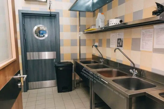 Проектирование яичного цеха для ресторана компанией Profitex. Казино «Sochi Casino & Resort», Сочи. На фото оборудование Baltmetservis. Проектирование яичного цеха для ресторана компанией Profitex. Казино «Sochi Casino & Resort», Сочи. На фото оборудование Baltmetservis.