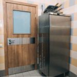 Профессиональное оборудование для ресторана, кафе, бара. Казино «Sochi Casino & Resort», Сочи. На фото холодильный шкаф однодверный объёмом 400л Electrolux R04PVF4.