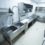 Профессиональное оборудование для мясного цеха в ресторане и кафе. Отель "Азимут Переславль", Переславль-Залесский. На фото стол открытый с охлаждаемой поверхностью Hicold SO-15/7, нейтральное оборудование от Profitex.