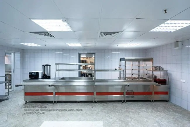 Оборудование для линии самообслуживания в заведениях общественного питания. Отель "Азимут Переславль", Переславль-Залесский. На фото столовая для персонала с оборудованием Electrolux, Abat, Forcar, Polair, Hendi.