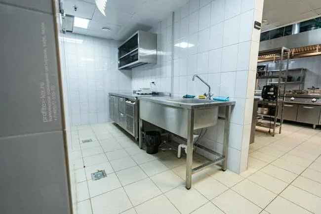 Проектирование холодильного цеха компанией Profitex. Отель "Азимут Переславль", Переславль-Залесский. На фото холодильный цех с оборудованием CAS, Sirman, Элид, McAlpine, Hendi, Klarco, Modular, HiCold.