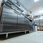 Установка и сервисное обслуживание профессионального холодильного оборудования для ресторана и бара. Отель "Азимут Переславль", Переславль-Залесский. На фото шкаф холодильный однодверный однокамерный Modular 702 TNN, холодильный стол двухдверный Hicold GN 11/TN O.