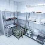 Индивидуальный проект оснащения кухни ресторана. Отель "Азимут Переславль", Переславль-Залесский. На фото тележка сервировочная 2-ух уровневая Forcar CA 1390 2хA512 и нейтральное оборудование от Profitex.