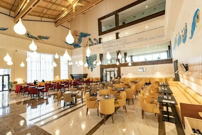 Поставка профессионального ресторанного оборудования для отелей и гостиниц. Отель «Азимут Переславль», Переславль-Залесский. На фото атриум-ресторан. Поставка профессионального ресторанного оборудования для отелей и гостиниц. Отель "Азимут Переславль", Переславль-Залесский. На фото атриум-ресторан.