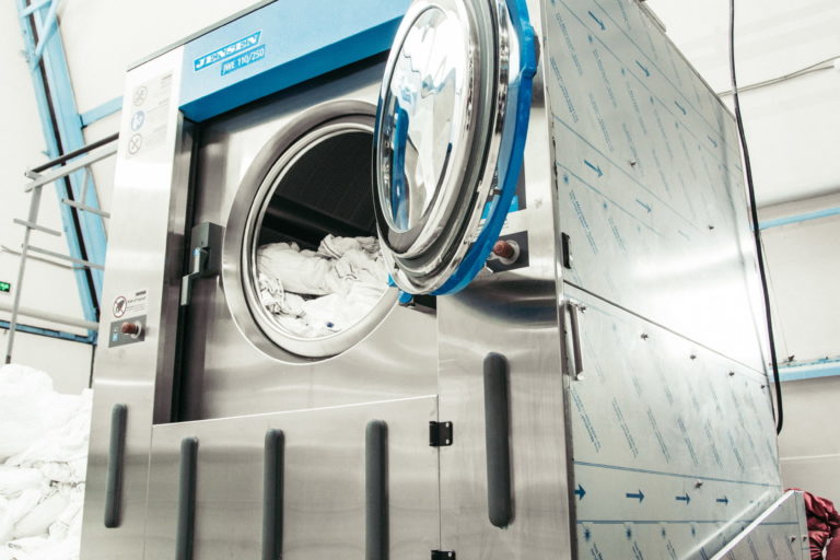 Профессиональное_оборудование_для_прачечных_JENSEN