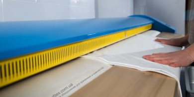 Финишное оборудование для прачечной, химчистки, аквачистки. Химчистка Прачечная «Чисто Просто», Украина, Киев. На фото гладильный каток IMESA.
