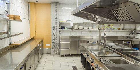 Холодильное, тепловое и нейтральное оборудование для ресторана, бара, кафе, заведений общепита. Ресторан CICADA Kitchen & Wine Bar, Украина, Днепр. На фото тепловое модульное оборудование Modular (островная единица).