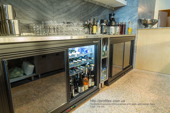 Барное оборудование в наличии и под заказ от Profitex Украина. Ресторан CICADA Kitchen & Wine Bar, Украина, Днепр. На фото холодильные шкафы для напитков.