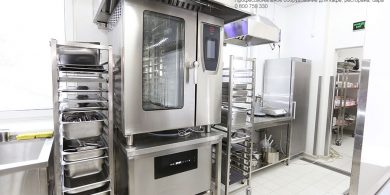 Пароконвекционные печи для профессиональной кухни ресторана, кафе, бара. Отель Ibis Вокзал, Украина, Киев. На фото пароконвектомат на 10 GN1/1 EM E10/11-B MODULAR Италия.