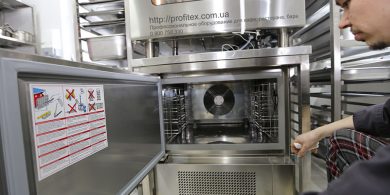 Печи профессиональные для кухни ресторана, бара, кафе, пиццерии. Отель Ibis Вокзал, Украина, Киев. На фото пароконвектомат на 10 GN1/1 EM E10/11-B MODULAR Италия.