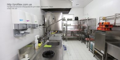 Проектирование посудомоечного цеха компанией Profitex Украина. Отель Ibis Вокзал, Украина, Киев. На фото посудомоечный цех с оборудованием MODULAR Италия, Klarco Италия.