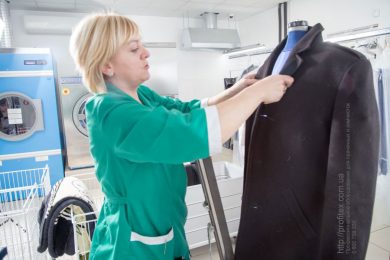 Пароманекены и паровые кабины для прачечной, химчистки, аквачистки. Химчистка Аквачистка BOLLA, Украина, Киев. На фото пароманекен для верхней одежды PONY Италия.