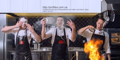Оснащение кухни бара и ресторана профессиональным оборудованием от Profitex Украина. Кулинарная студия Gastro Loft, Украина, Киев. На фото проведение кулинарного шоу на профессиональной кухне студии.