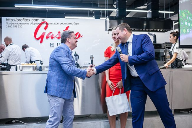 Проект кухни ресторана и бара под ключ от Profitex Украина. Гастрономическая лаборатория GastroHub, Украина, Киев. На фото презентация GastroHub.