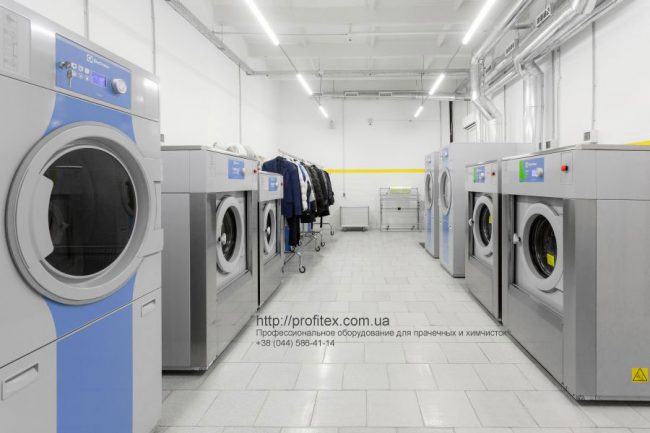 Прачечное оборудование Electrolux для химчистки, аквачистки, прачечной. Сеть химчисток Экочистка VESCH, Украина, Одесса. На фото профессиональные стиральные машины Electrolux Lagoon W5180H, профессиональные сушильные машины Electrolux Lagoon T5250, профессиональная сушильная машина Electrolux T5250, профессиональная стиральная машина Electrolux W5240H, профессиональная стиральная машина Electrolux W5180H.