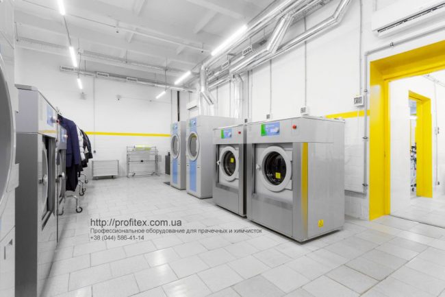 Проект прачечной, химчистки, аквачистки от PROFITEX. Сеть химчисток Экочистка VESCH, Украина, Одесса. На фото профессиональные стиральные машины Electrolux Lagoon W5180H, профессиональные сушильные машины Electrolux Lagoon T5250, профессиональная сушильная машина Electrolux T5250, профессиональная стиральная машина Electrolux W5240H, профессиональная стиральная машина Electrolux W5180H.