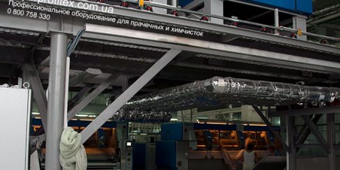 Организация транспортировки белья в прачечной. Промышленный прачечный комплекс БЛЕСК, Украина, Киев. На фото системы автоматической транспортировки белья JENSEN Германия.