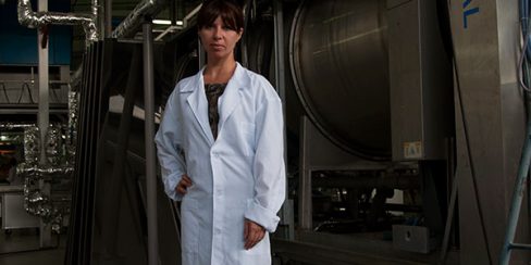 Профессиональное оборудование для прачечной и химчистки. Промышленный прачечный комплекс БЛЕСК, Украина, Киев. На фото туннельная стиральная машина JENSEN Universal Германия.