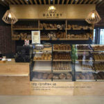 Проектирование кафе, пекарни, кондитерской, пиццерии, ресторана. Кафе-пекарня «Chef’s Bakery Пекарня от шефа», Украина, Сумы. На фото интерьер зала кафе-пекарни.