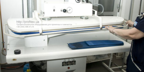 Гладильные столы, прессы, каландры, катки для прачечной, химчистки, аквачистки. Сеть химчисток АКВАТЕХ Итальянский бульвар, Украина, Одесса. На фото гладильный пресс для кожи NOEX LP 10.