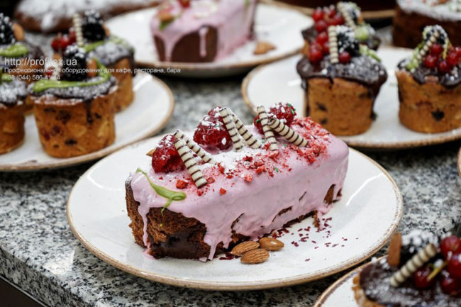 Оборудование для производства хлеба и хлебобулочных изделий. GASTRO BAKERY HUB, Украина, Киев. На фото кондитерские изделия, приготовленные для презентации открытия студии GASTRO BAKERY HUB.