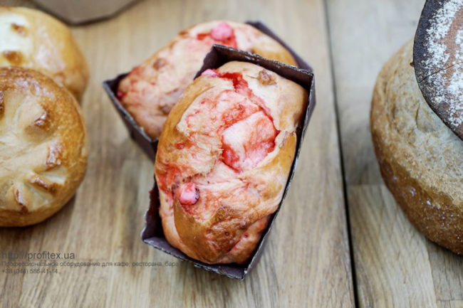 Открыть пекарню с нуля с оборудованием от PROFITEX. GASTRO BAKERY HUB, Украина, Киев. На фото хлебные изделия, приготовленные для презентации открытия студии GASTRO BAKERY HUB.