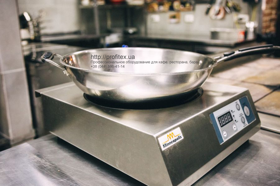 Профессиональные индукционные плиты WOK для ресторанов. Ресторан «Балерина и Бифштекс». На фото плита электрическая, настольная WOK, 1 зона нагрева IH 35 Wok Minneapolis Sirman.