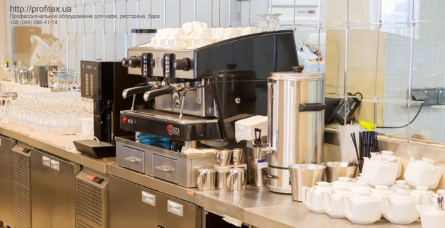 Профессиональное кофейное оборудование для кофейни, ресторана и бара. Дизайн-отель СтандАрт 5*. На фото профессиональная кофемашина Wega.