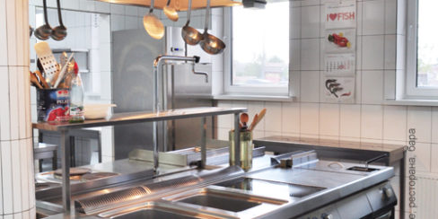 Профессиональное оборудование для HoReCa от PROFITEX. Ресторан Grigliata Italiana, трасса Одесса-Киев. На фото тепловой модульный остров Zanussi Professional.
