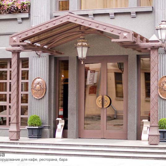 Професійне ресторанне обладнання для HoReCa від PROFITEX. Готель AXELHOF, Дніпро. На фото вхід в готель.