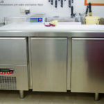 Холодильное оборудование для профессиональной кухни ресторана и бара. Отель AXELHOF, Днепр. На фото холодильный стол Angelo Po.