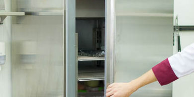 Ресторанное оборудование ведущих мировых брендов для HoReCa. Отель AXELHOF, Днепр. На фото холодильный шкаф комбинированный Sagi.