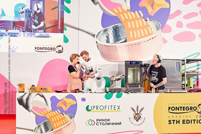 Подбор и установка кухонного оборудования для кулинарных мастер-классов. Шоу кухня на сцене конгресса шеф поваров FONTEGRO, Киев. На фото выступление Joris Bijdendijk.