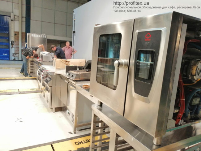 Тепловое оборудование Modular для профессиональной кухни ресторана, кафе. POP UP ГАЛА УЖИН Kiev Wine, Киев. На фото монтаж оборудования и комплектация кухни для гала-ужина.