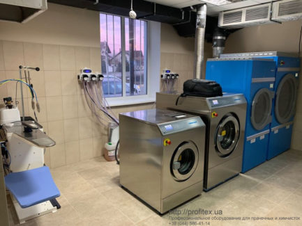 Профессиональное прачечное оборудование от PROFITEX. Химчистка-прачечная-аквачистка, Ставчены, Кишинев, Молдавия. На фото профессиональные стиральные машины IMESA, профессиональные сушильные машины IMESA, гладильный стол Pony.